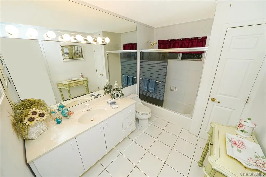 33 Peachtree Lane, Brookhaven, NY, 8 Bedrooms Bedrooms, 14 Rooms Rooms,4 BathroomsBathrooms,Residential,For Rent,Peachtree,0,973408 33 Peachtree Lane, Brookhaven, NY, 8 Bedrooms Bedrooms, 14 Rooms Rooms,4 BathroomsBathrooms,Residential,For Rent,Peachtree,0,973408