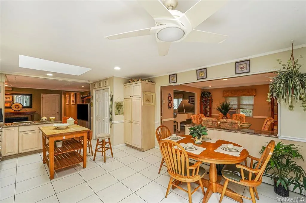 33 Peachtree Lane, Brookhaven, NY, 8 Bedrooms Bedrooms, 14 Rooms Rooms,4 BathroomsBathrooms,Residential,For Rent,Peachtree,0,973408 33 Peachtree Lane, Brookhaven, NY, 8 Bedrooms Bedrooms, 14 Rooms Rooms,4 BathroomsBathrooms,Residential,For Rent,Peachtree,0,973408