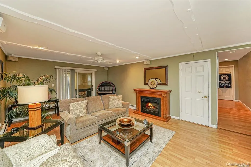 33 Peachtree Lane, Brookhaven, NY, 8 Bedrooms Bedrooms, 14 Rooms Rooms,4 BathroomsBathrooms,Residential,For Rent,Peachtree,0,973408 33 Peachtree Lane, Brookhaven, NY, 8 Bedrooms Bedrooms, 14 Rooms Rooms,4 BathroomsBathrooms,Residential,For Rent,Peachtree,0,973408