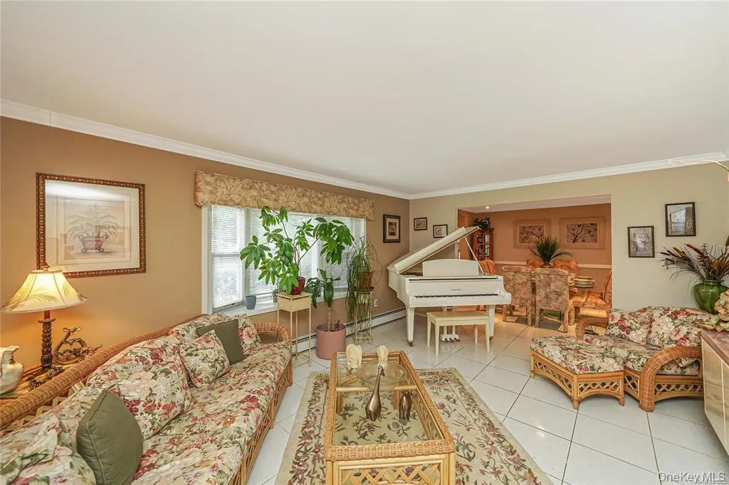 33 Peachtree Lane, Brookhaven, NY, 8 Bedrooms Bedrooms, 14 Rooms Rooms,4 BathroomsBathrooms,Residential,For Rent,Peachtree,0,973408 33 Peachtree Lane, Brookhaven, NY, 8 Bedrooms Bedrooms, 14 Rooms Rooms,4 BathroomsBathrooms,Residential,For Rent,Peachtree,0,973408