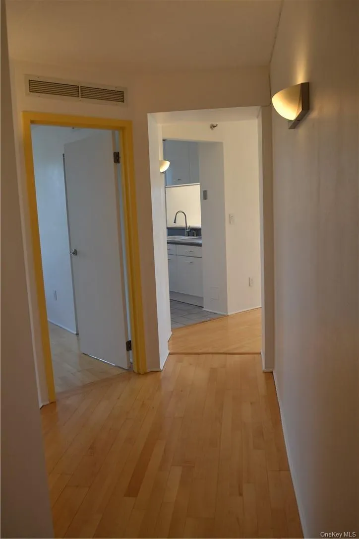 4 Martine Avenue, White Plains, NY, 2 Bedrooms Bedrooms, 4 Rooms Rooms,2 BathroomsBathrooms,Residential Lease,For Rent,Martine,0,973426 4 Martine Avenue, White Plains, NY, 2 Bedrooms Bedrooms, 4 Rooms Rooms,2 BathroomsBathrooms,Residential Lease,For Rent,Martine,0,973426