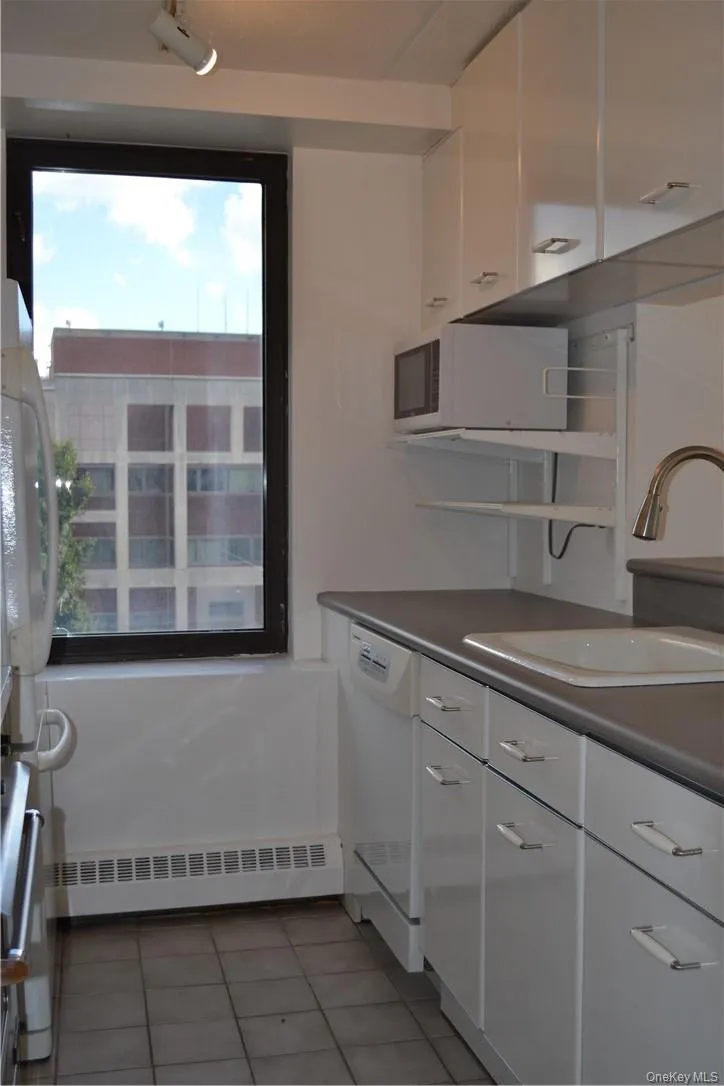 4 Martine Avenue, White Plains, NY, 2 Bedrooms Bedrooms, 4 Rooms Rooms,2 BathroomsBathrooms,Residential Lease,For Rent,Martine,0,973426 4 Martine Avenue, White Plains, NY, 2 Bedrooms Bedrooms, 4 Rooms Rooms,2 BathroomsBathrooms,Residential Lease,For Rent,Martine,0,973426