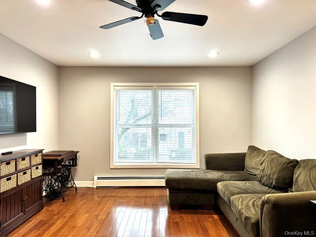 11 Livingston Manor, Greenburgh, NY, 2 Bedrooms Bedrooms, 5 Rooms Rooms,1 BathroomBathrooms,Residential,For Rent,Livingston,0,973445 11 Livingston Manor, Greenburgh, NY, 2 Bedrooms Bedrooms, 5 Rooms Rooms,1 BathroomBathrooms,Residential,For Rent,Livingston,0,973445