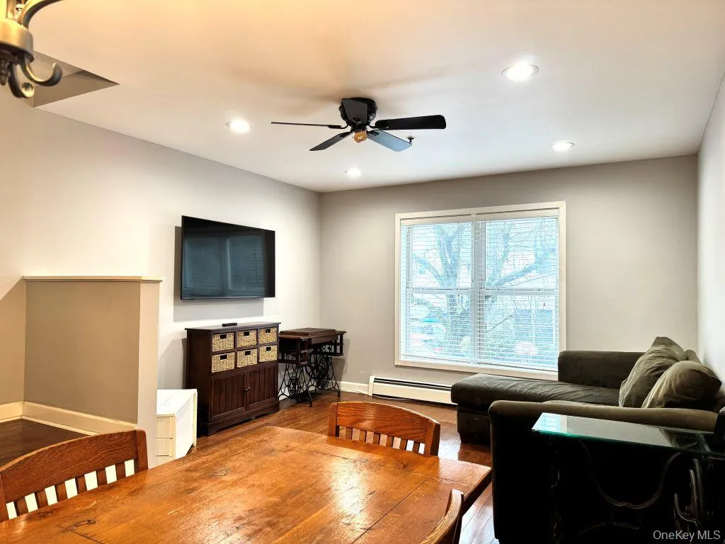 11 Livingston Manor, Greenburgh, NY, 2 Bedrooms Bedrooms, 5 Rooms Rooms,1 BathroomBathrooms,Residential,For Rent,Livingston,0,973445 11 Livingston Manor, Greenburgh, NY, 2 Bedrooms Bedrooms, 5 Rooms Rooms,1 BathroomBathrooms,Residential,For Rent,Livingston,0,973445