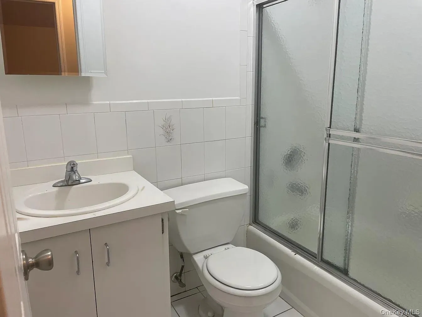 6903 Bayfield Avenue, New York, NY, 3 Bedrooms Bedrooms, 6 Rooms Rooms,2 BathroomsBathrooms,Residential Lease,For Rent,Bayfield,0,973457 6903 Bayfield Avenue, New York, NY, 3 Bedrooms Bedrooms, 6 Rooms Rooms,2 BathroomsBathrooms,Residential Lease,For Rent,Bayfield,0,973457