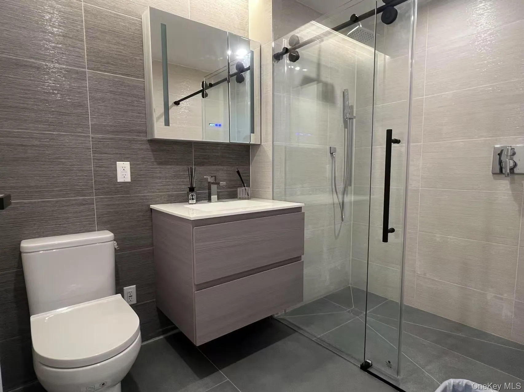 14449 Northern Boulevard, New York, NY, 1 Bedroom Bedrooms, 3 Rooms Rooms,1 BathroomBathrooms,Residential Lease,For Rent,Northern,0,973466 14449 Northern Boulevard, New York, NY, 1 Bedroom Bedrooms, 3 Rooms Rooms,1 BathroomBathrooms,Residential Lease,For Rent,Northern,0,973466