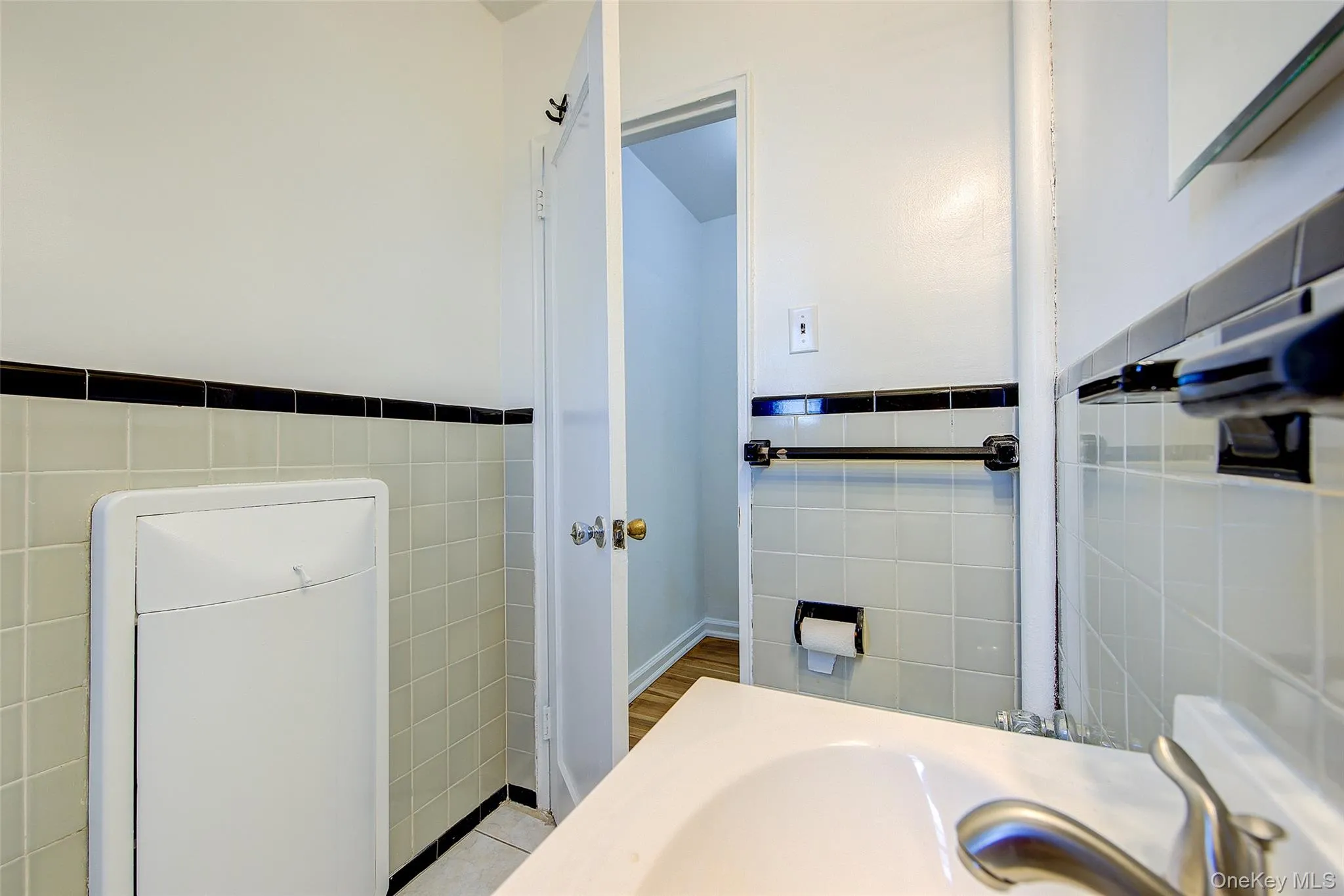 3727 86th Street, New York, NY, 2 Rooms Rooms,1 BathroomBathrooms,Residential Lease,For Rent,86th,0,973489 3727 86th Street, New York, NY, 2 Rooms Rooms,1 BathroomBathrooms,Residential Lease,For Rent,86th,0,973489
