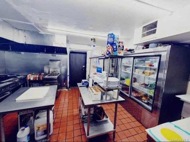 215-52 Jamaica Avenue, New York, NY, ,Commercial Lease,For Rent,Jamaica,0,973491 215-52 Jamaica Avenue, New York, NY, ,Commercial Lease,For Rent,Jamaica,0,973491