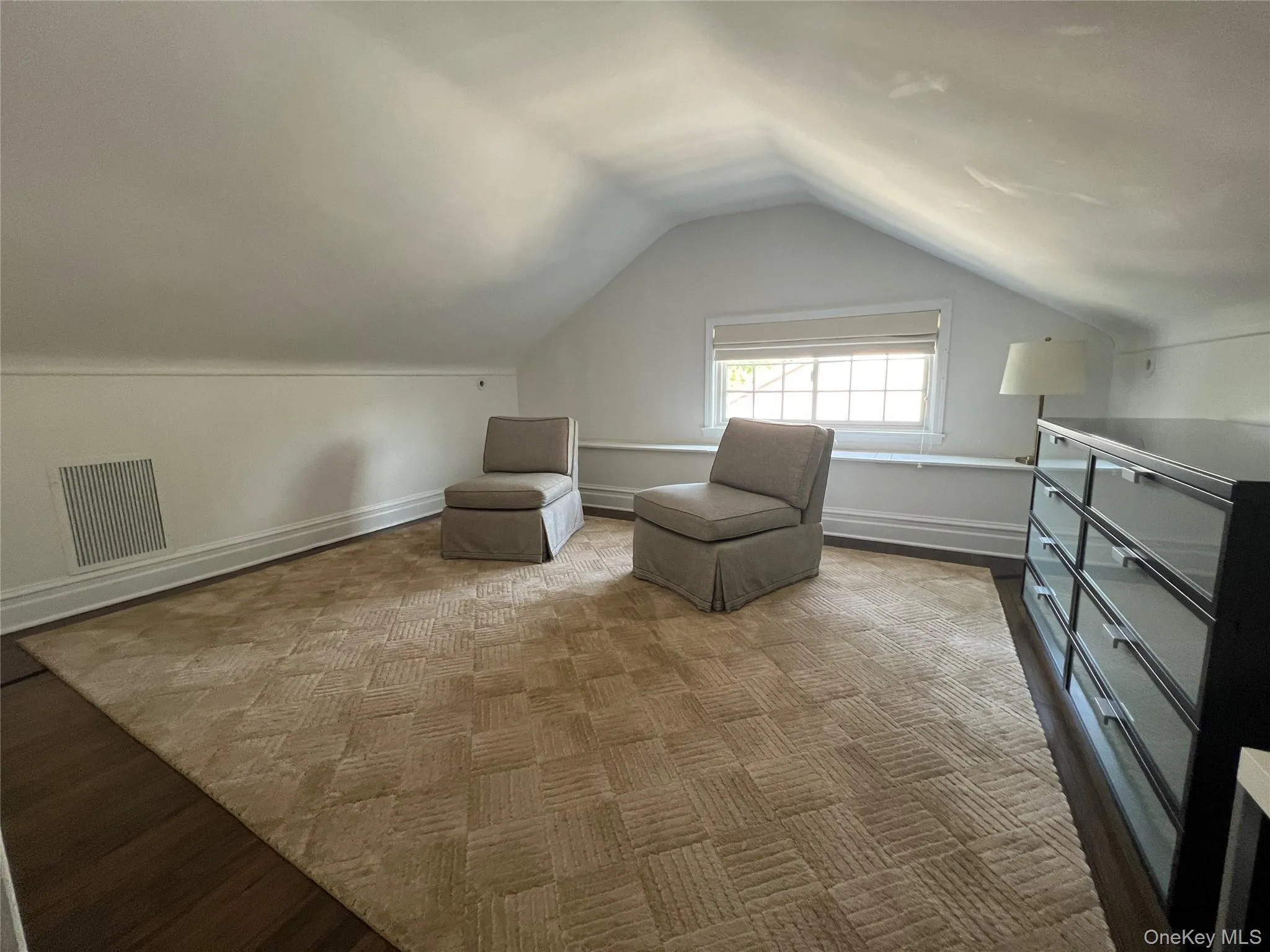 36 Midland Street, Huntington, NY, 3 Bedrooms Bedrooms, 8 Rooms Rooms,2 BathroomsBathrooms,Residential Lease,For Rent,Midland,0,973506 36 Midland Street, Huntington, NY, 3 Bedrooms Bedrooms, 8 Rooms Rooms,2 BathroomsBathrooms,Residential Lease,For Rent,Midland,0,973506