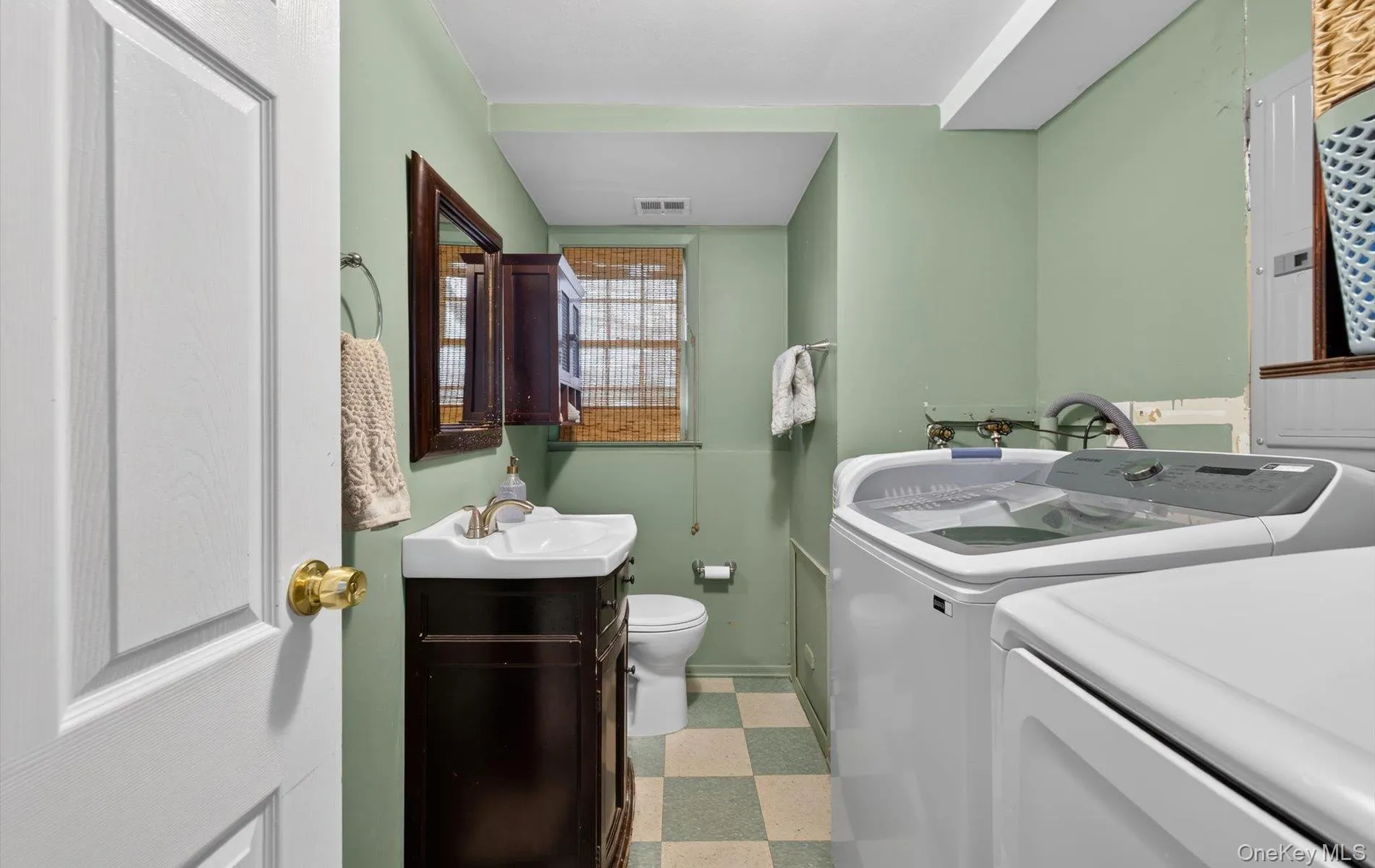 372 Clay Pitts Road, Huntington, NY, 4 Bedrooms Bedrooms, 9 Rooms Rooms,1 BathroomBathrooms,Residential,For Rent,Clay Pitts,0,973517 372 Clay Pitts Road, Huntington, NY, 4 Bedrooms Bedrooms, 9 Rooms Rooms,1 BathroomBathrooms,Residential,For Rent,Clay Pitts,0,973517