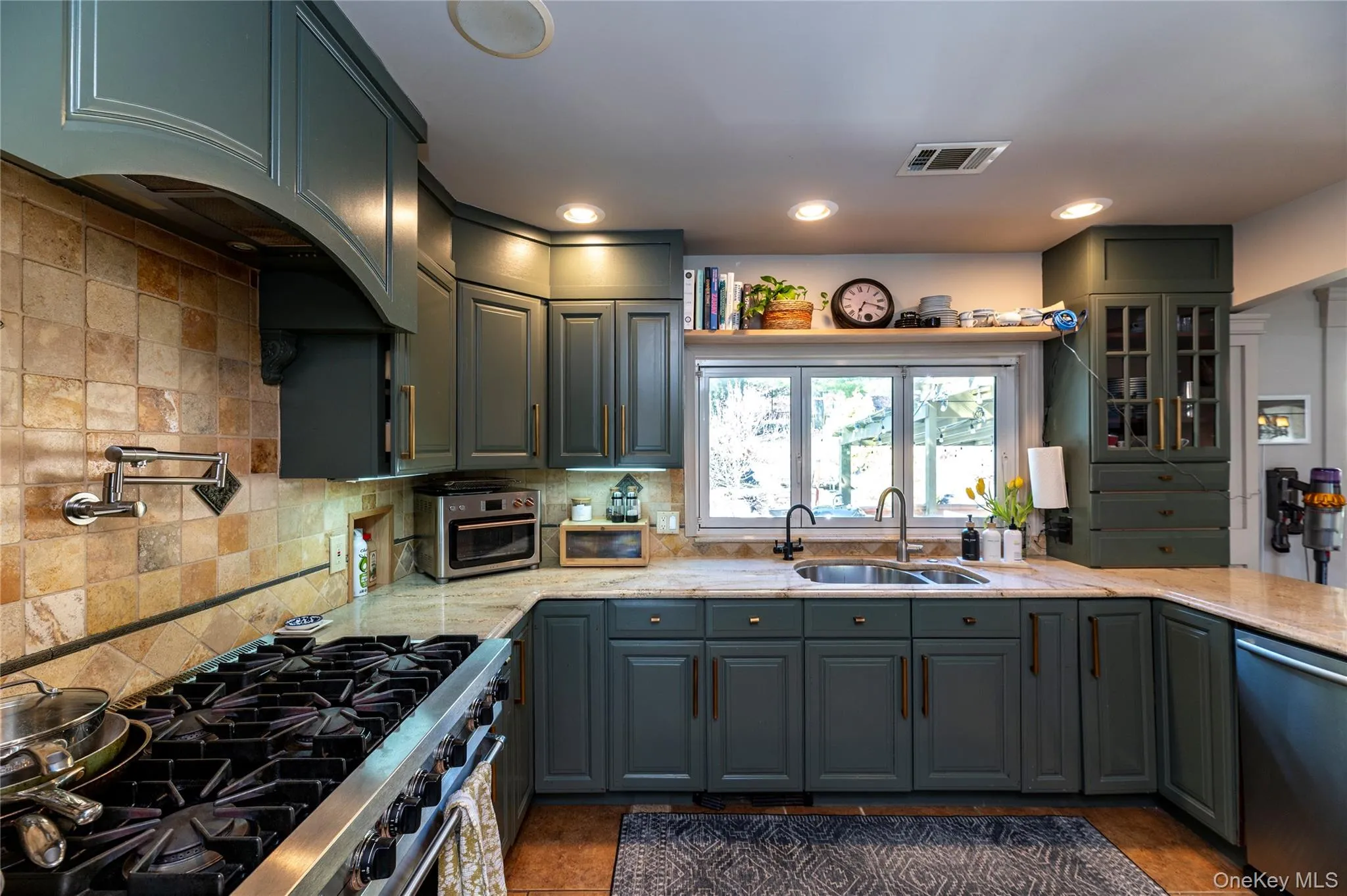 602 Palmer Drive, Clarkstown, NY, 4 Bedrooms Bedrooms, 8 Rooms Rooms,3 BathroomsBathrooms,Residential Lease,For Rent,Palmer,0,973566 602 Palmer Drive, Clarkstown, NY, 4 Bedrooms Bedrooms, 8 Rooms Rooms,3 BathroomsBathrooms,Residential Lease,For Rent,Palmer,0,973566