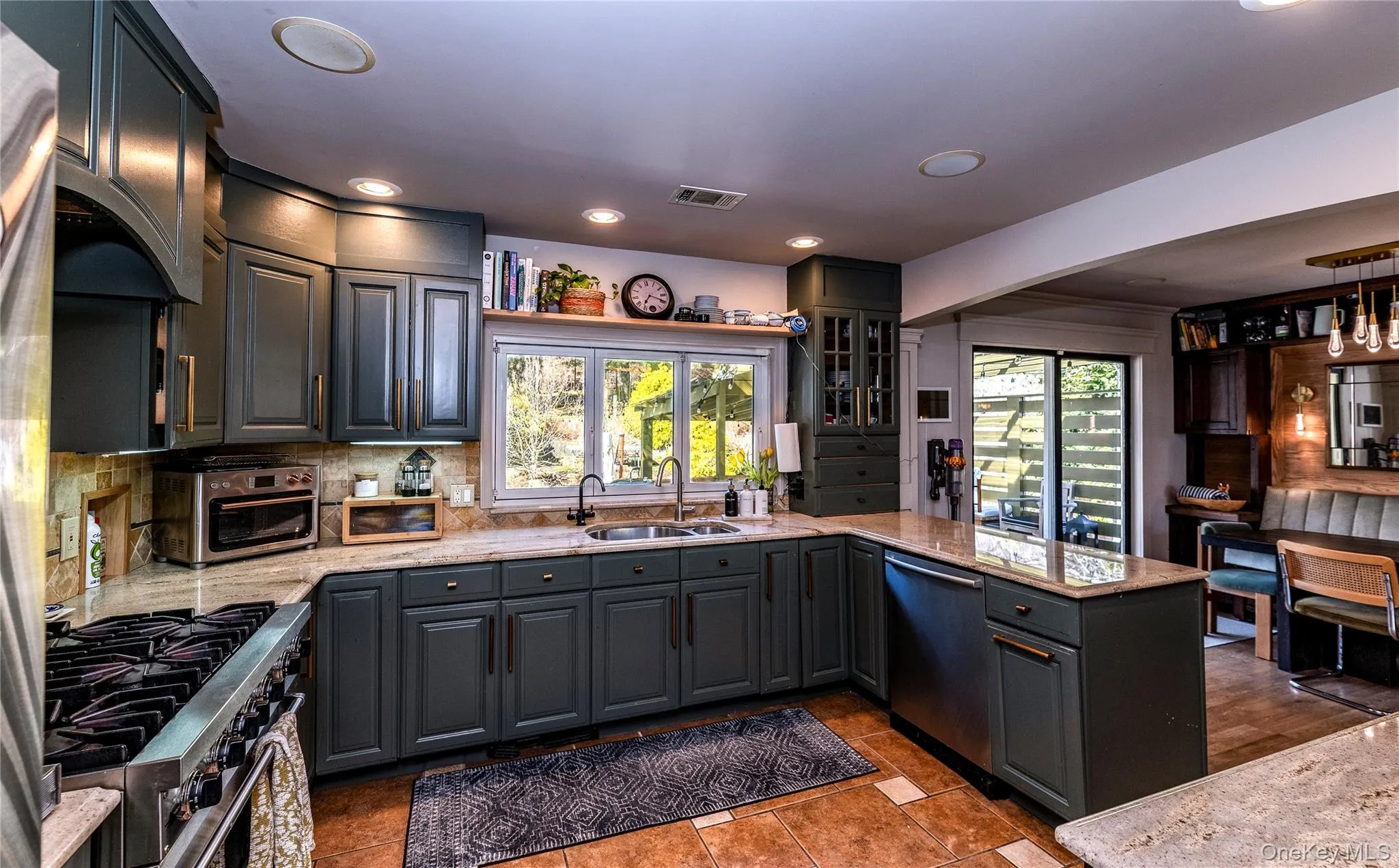 602 Palmer Drive, Clarkstown, NY, 4 Bedrooms Bedrooms, 8 Rooms Rooms,3 BathroomsBathrooms,Residential Lease,For Rent,Palmer,0,973566 602 Palmer Drive, Clarkstown, NY, 4 Bedrooms Bedrooms, 8 Rooms Rooms,3 BathroomsBathrooms,Residential Lease,For Rent,Palmer,0,973566