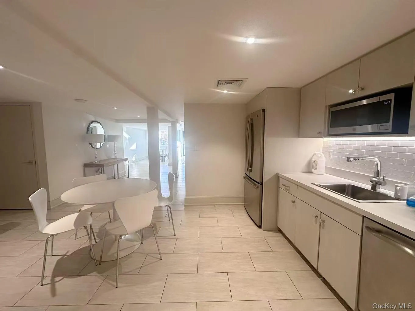 42 Middle Neck Road, North Hempstead, NY, ,Commercial Lease,For Rent,Middle Neck,0,973582 42 Middle Neck Road, North Hempstead, NY, ,Commercial Lease,For Rent,Middle Neck,0,973582