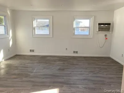 107 Morton Boulevard, Oyster Bay, NY, 3 Bedrooms Bedrooms, 6 Rooms Rooms,1 BathroomBathrooms,Residential Lease,For Rent,Morton,0,973583 107 Morton Boulevard, Oyster Bay, NY, 3 Bedrooms Bedrooms, 6 Rooms Rooms,1 BathroomBathrooms,Residential Lease,For Rent,Morton,0,973583