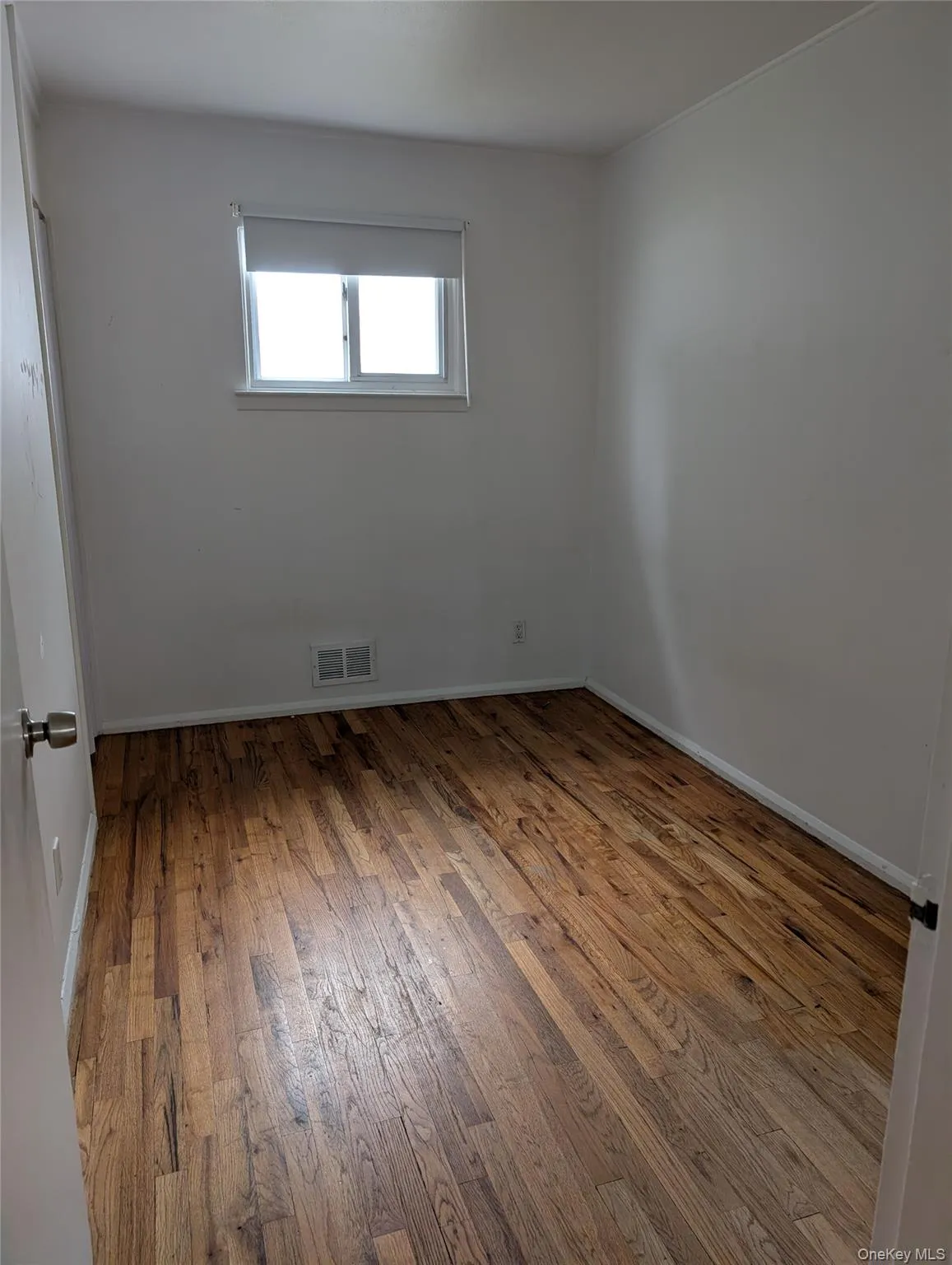 107 Morton Boulevard, Oyster Bay, NY, 3 Bedrooms Bedrooms, 6 Rooms Rooms,1 BathroomBathrooms,Residential Lease,For Rent,Morton,0,973583 107 Morton Boulevard, Oyster Bay, NY, 3 Bedrooms Bedrooms, 6 Rooms Rooms,1 BathroomBathrooms,Residential Lease,For Rent,Morton,0,973583