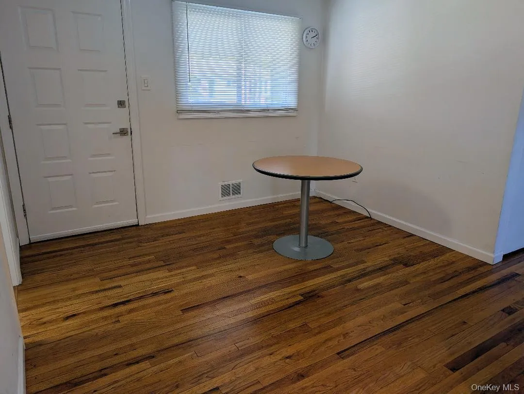 107 Morton Boulevard, Oyster Bay, NY, 3 Bedrooms Bedrooms, 6 Rooms Rooms,1 BathroomBathrooms,Residential Lease,For Rent,Morton,0,973583 107 Morton Boulevard, Oyster Bay, NY, 3 Bedrooms Bedrooms, 6 Rooms Rooms,1 BathroomBathrooms,Residential Lease,For Rent,Morton,0,973583