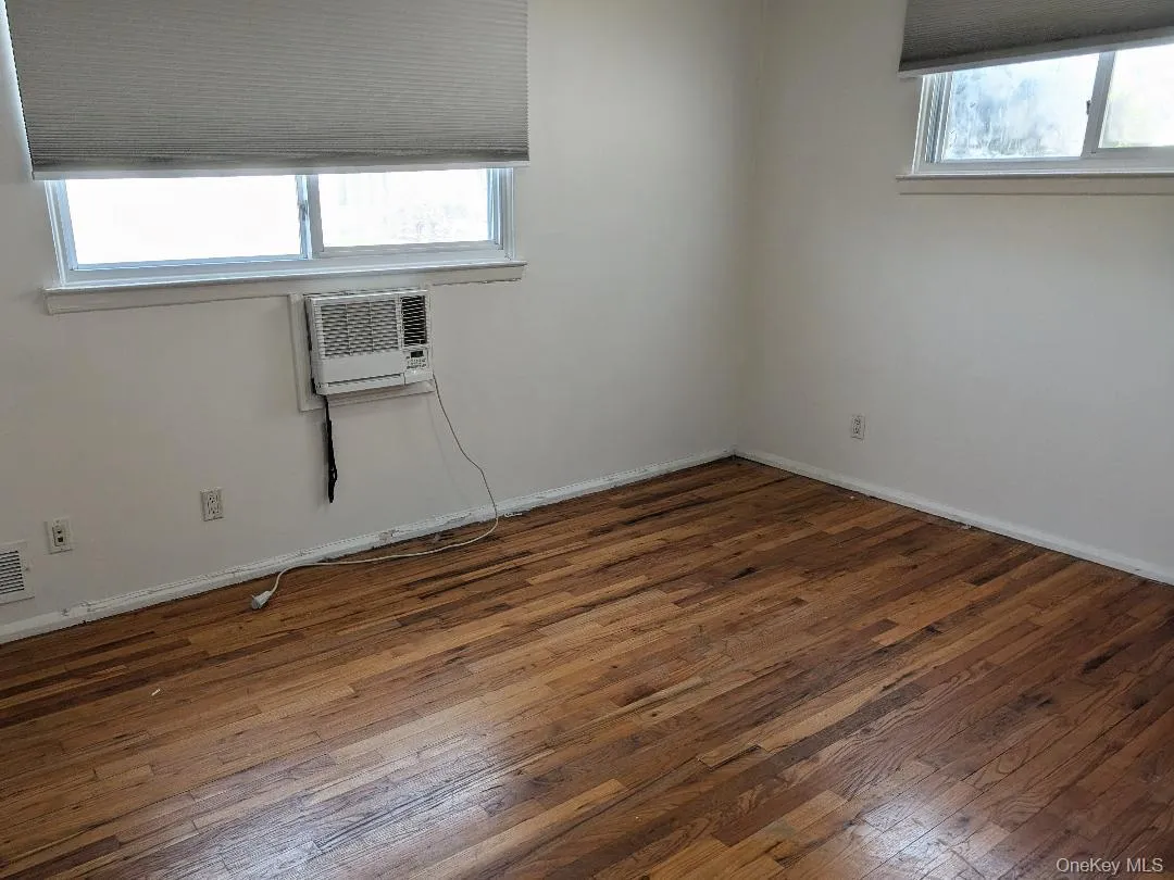 107 Morton Boulevard, Oyster Bay, NY, 3 Bedrooms Bedrooms, 6 Rooms Rooms,1 BathroomBathrooms,Residential Lease,For Rent,Morton,0,973583 107 Morton Boulevard, Oyster Bay, NY, 3 Bedrooms Bedrooms, 6 Rooms Rooms,1 BathroomBathrooms,Residential Lease,For Rent,Morton,0,973583