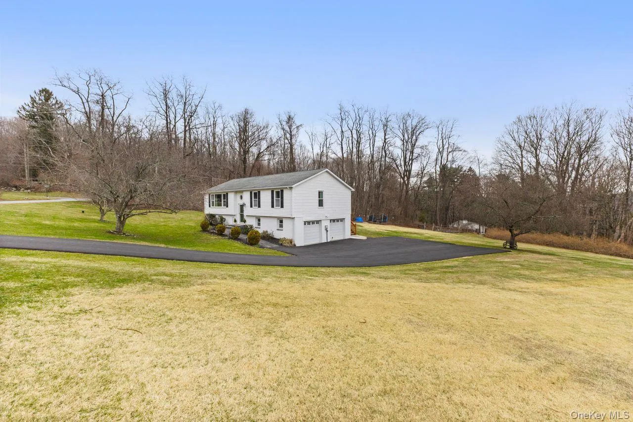 4 Stonewall Farm Road, Carmel, NY, 4 Bedrooms Bedrooms, 7 Rooms Rooms,3 BathroomsBathrooms,Residential,For Rent,Stonewall Farm,0,KEY973586 4 Stonewall Farm Road, Carmel, NY, 4 Bedrooms Bedrooms, 7 Rooms Rooms,3 BathroomsBathrooms,Residential,For Rent,Stonewall Farm,0,KEY973586