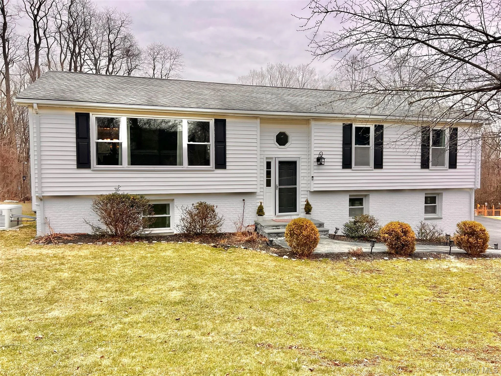 Welcome to 4 Stonewall Farm Road, Mahopac. A rare legal mother/ daughter with walk out lower level apartment great for extended family. Welcome to 4 Stonewall Farm Road, Mahopac. A rare legal mother/ daughter with walk out lower level apartment great for extended family.