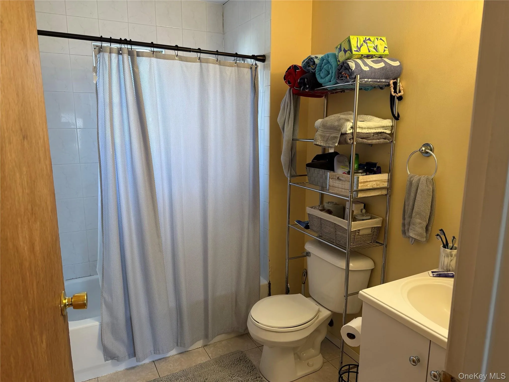 64 Old Riverhead Road, Southampton, NY, 2 Bedrooms Bedrooms, 4 Rooms Rooms,1 BathroomBathrooms,Residential Lease,For Rent,Old Riverhead,0,973592 64 Old Riverhead Road, Southampton, NY, 2 Bedrooms Bedrooms, 4 Rooms Rooms,1 BathroomBathrooms,Residential Lease,For Rent,Old Riverhead,0,973592
