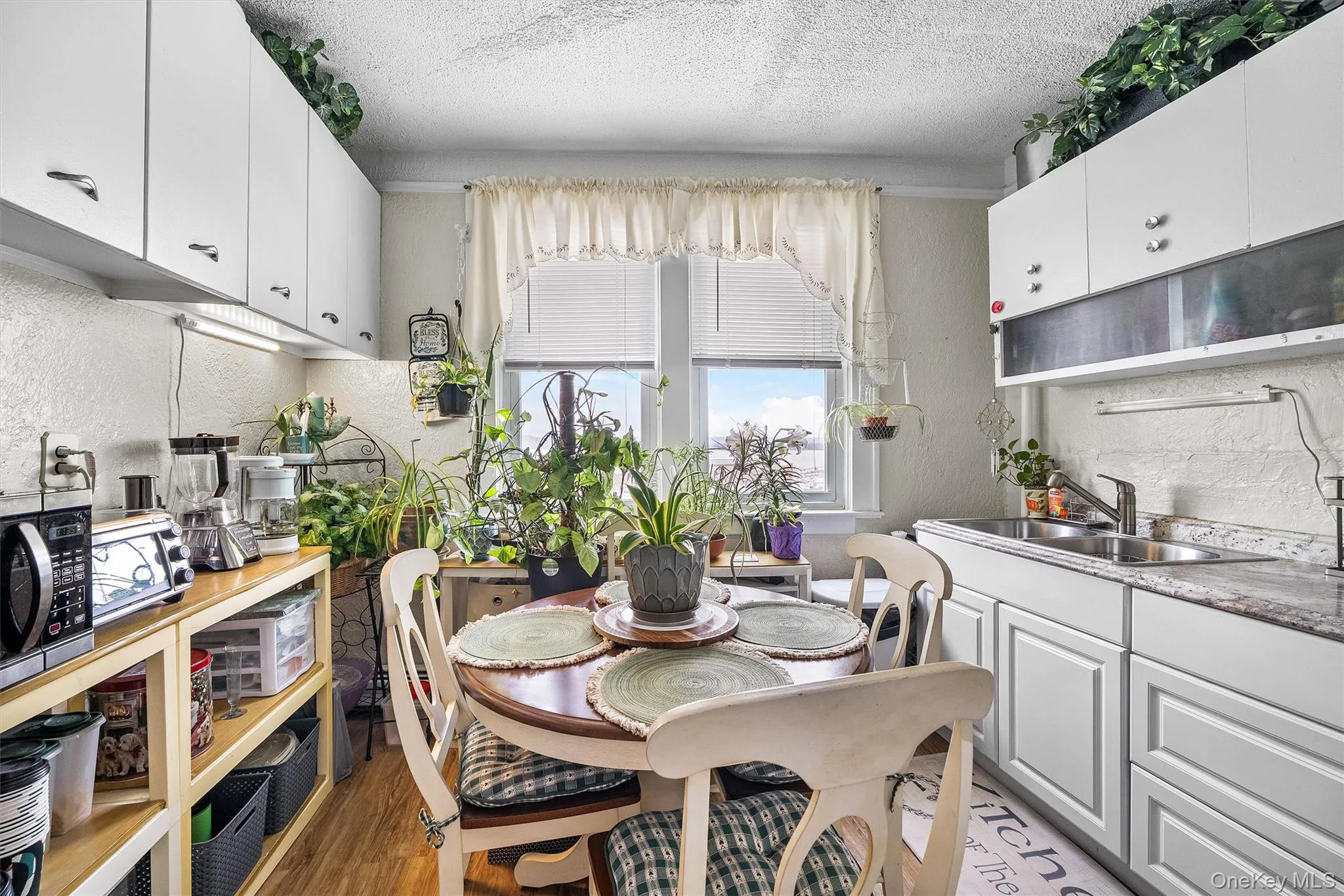 Single Family Unit Single Family Unit