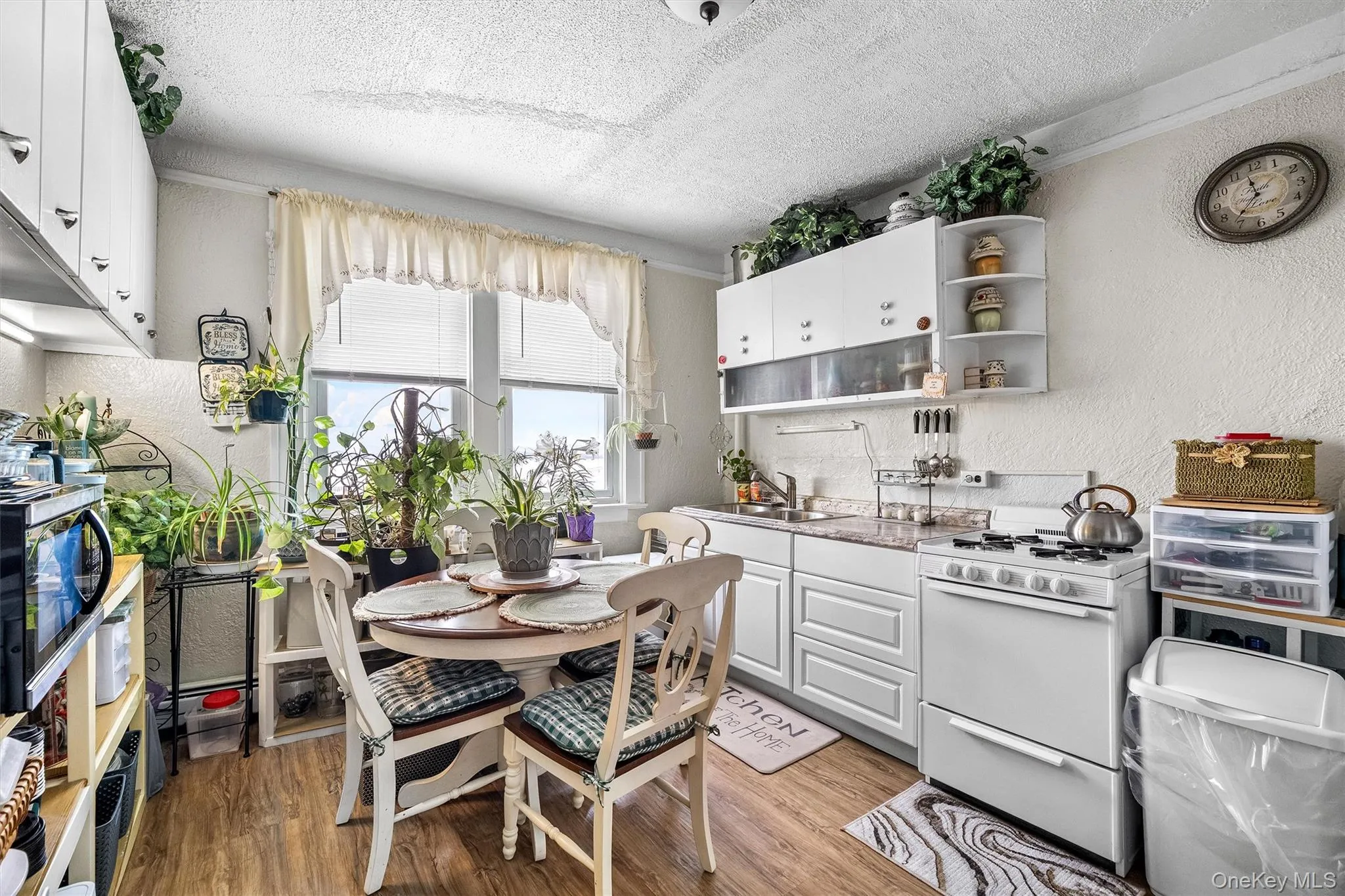 Single Family Unit Single Family Unit