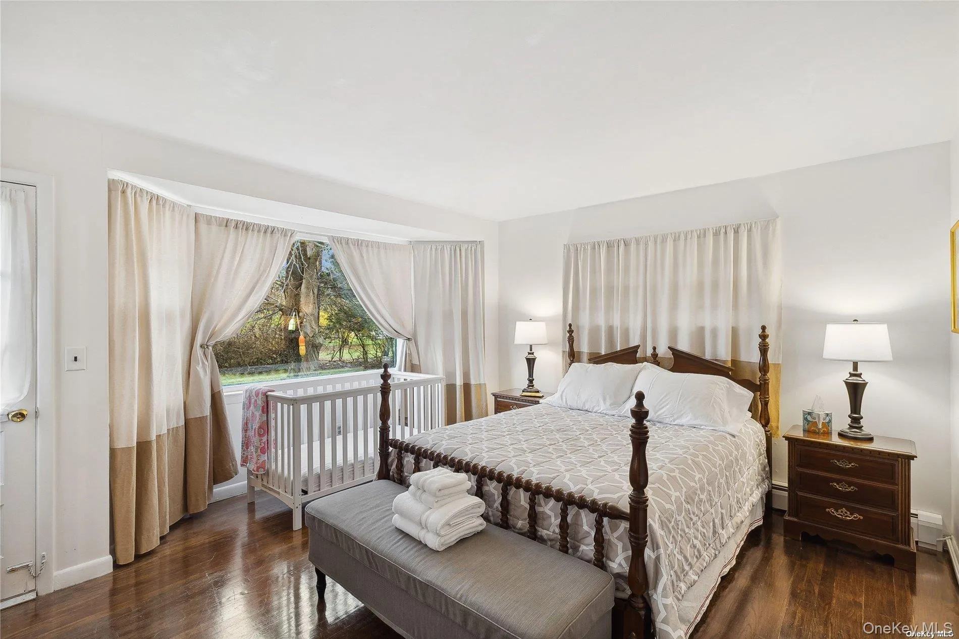 Primary suite - crib optional. Primary suite - crib optional.