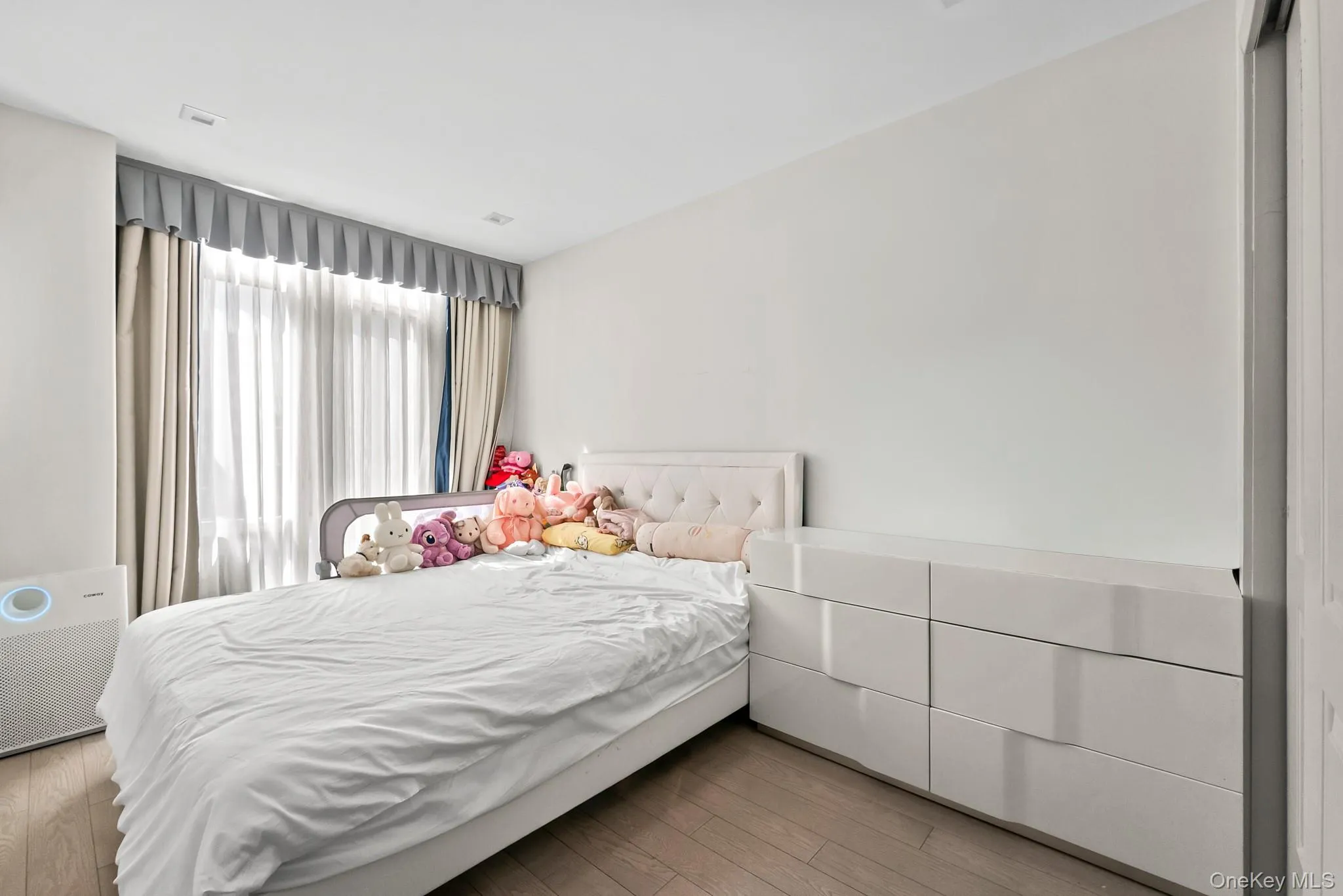 4162 Bowne Street, New York, NY, 2 Bedrooms Bedrooms, 5 Rooms Rooms,1 BathroomBathrooms,Residential,For Rent,Bowne,0,973640 4162 Bowne Street, New York, NY, 2 Bedrooms Bedrooms, 5 Rooms Rooms,1 BathroomBathrooms,Residential,For Rent,Bowne,0,973640