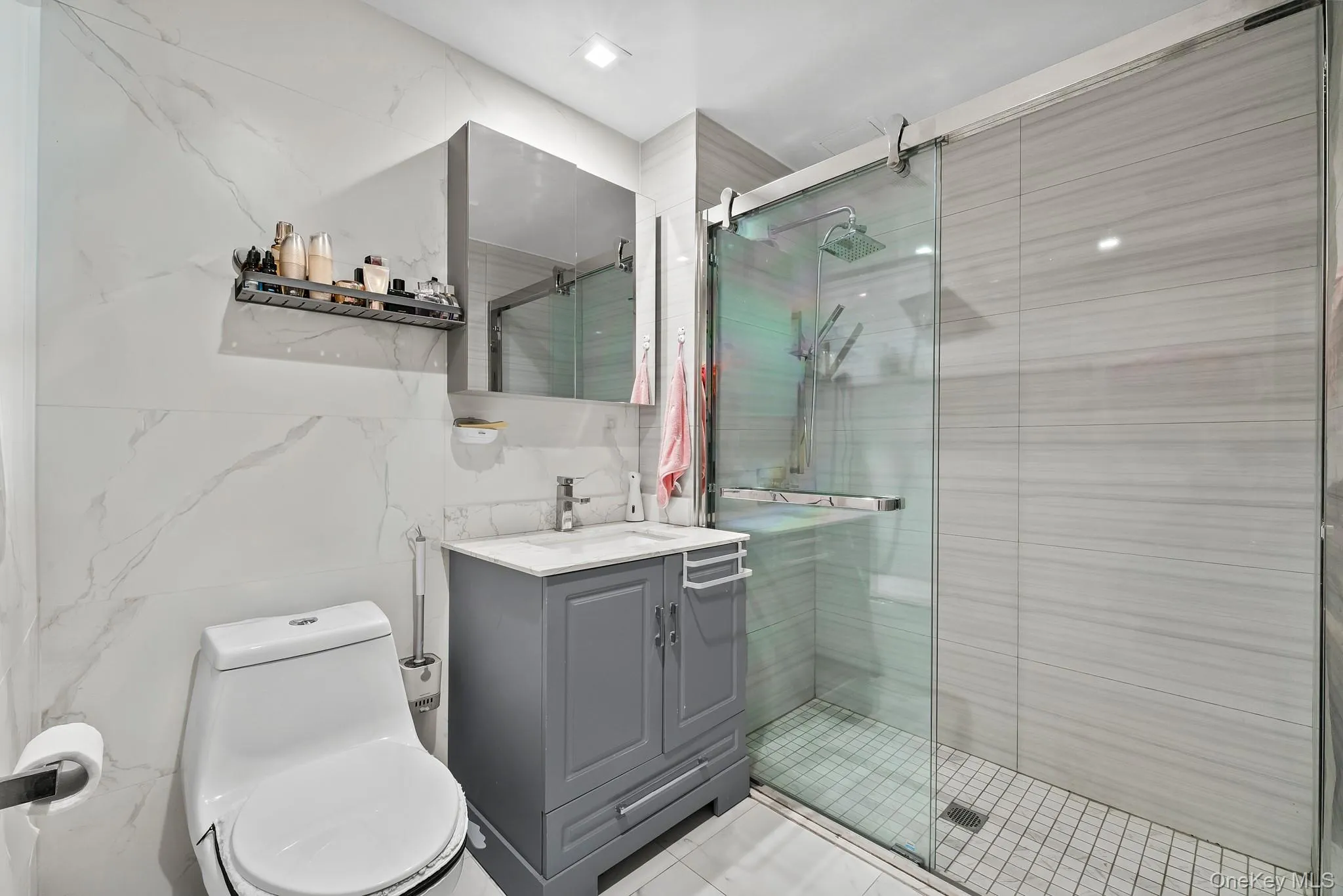 4162 Bowne Street, New York, NY, 2 Bedrooms Bedrooms, 5 Rooms Rooms,1 BathroomBathrooms,Residential,For Rent,Bowne,0,973640 4162 Bowne Street, New York, NY, 2 Bedrooms Bedrooms, 5 Rooms Rooms,1 BathroomBathrooms,Residential,For Rent,Bowne,0,973640