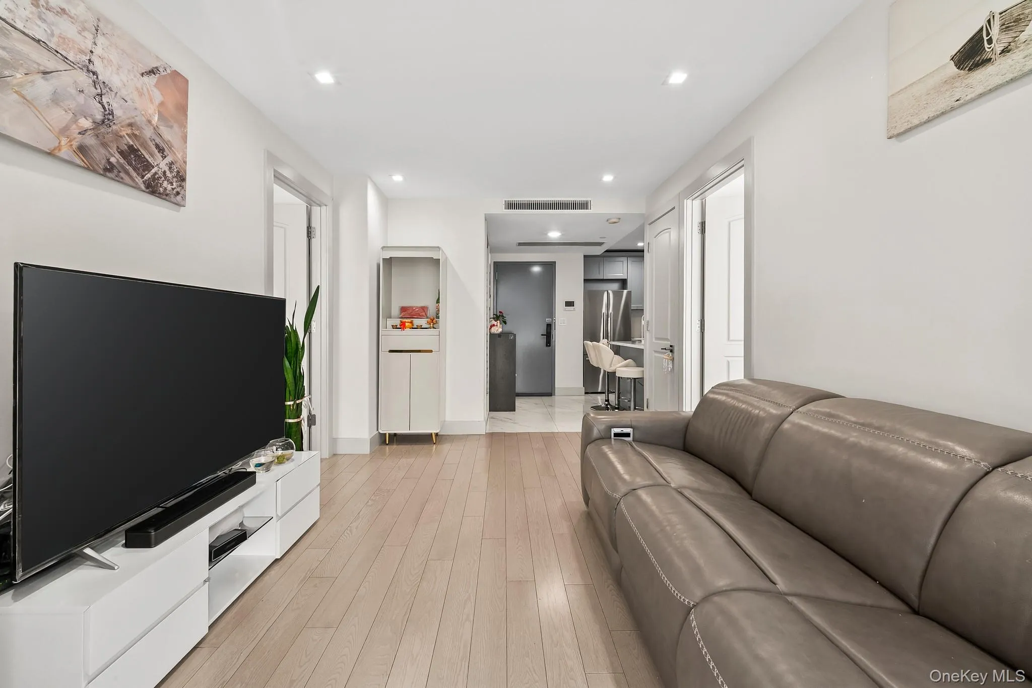 4162 Bowne Street, New York, NY, 2 Bedrooms Bedrooms, 5 Rooms Rooms,1 BathroomBathrooms,Residential,For Rent,Bowne,0,973640 4162 Bowne Street, New York, NY, 2 Bedrooms Bedrooms, 5 Rooms Rooms,1 BathroomBathrooms,Residential,For Rent,Bowne,0,973640