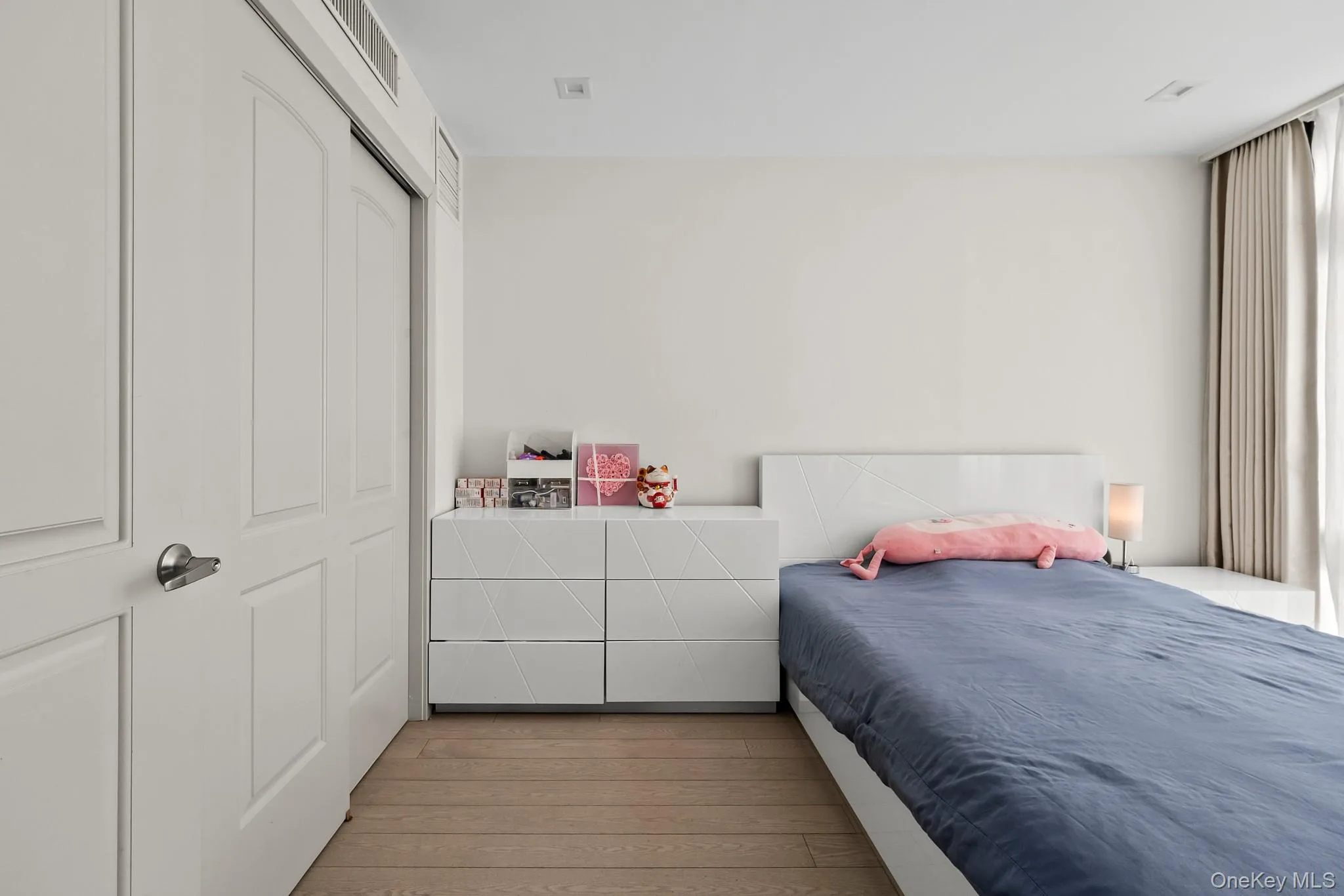 4162 Bowne Street, New York, NY, 2 Bedrooms Bedrooms, 5 Rooms Rooms,1 BathroomBathrooms,Residential,For Rent,Bowne,0,973640 4162 Bowne Street, New York, NY, 2 Bedrooms Bedrooms, 5 Rooms Rooms,1 BathroomBathrooms,Residential,For Rent,Bowne,0,973640