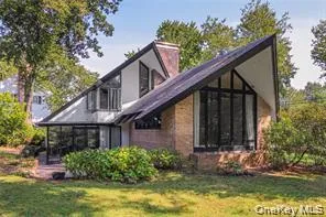 Frank Lloyd Write inspired home Frank Lloyd Write inspired home