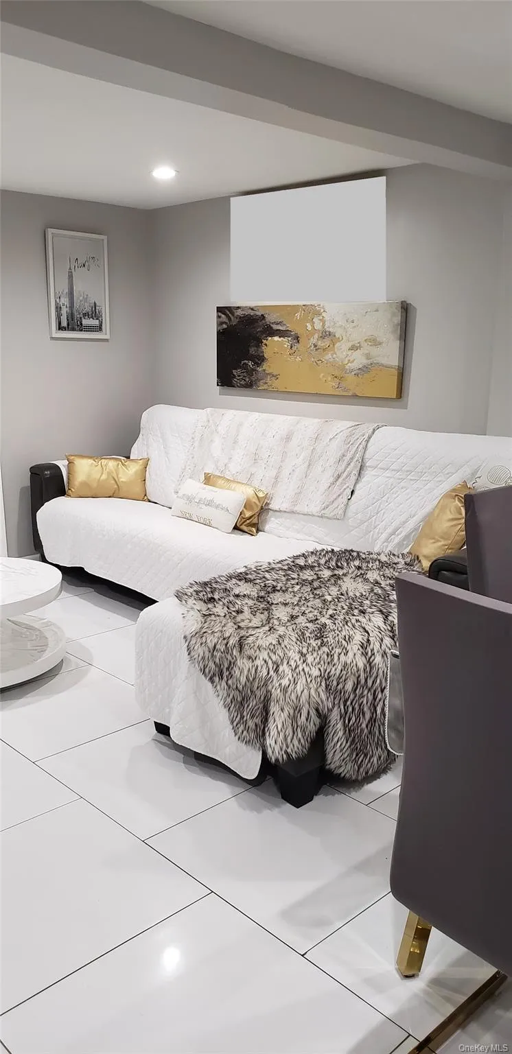 159-14 134th Avenue, New York, NY, 2 Bedrooms Bedrooms, 5 Rooms Rooms,1 BathroomBathrooms,Residential Lease,For Rent,134th Avenue,0,973643 159-14 134th Avenue, New York, NY, 2 Bedrooms Bedrooms, 5 Rooms Rooms,1 BathroomBathrooms,Residential Lease,For Rent,134th Avenue,0,973643