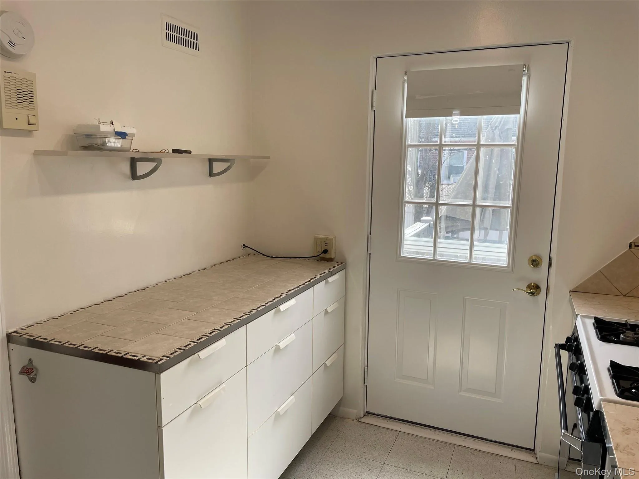 8 Cameron Lane, Hempstead, NY, 3 Bedrooms Bedrooms, 6 Rooms Rooms,3 BathroomsBathrooms,Residential Lease,For Rent,Cameron,0,973644 8 Cameron Lane, Hempstead, NY, 3 Bedrooms Bedrooms, 6 Rooms Rooms,3 BathroomsBathrooms,Residential Lease,For Rent,Cameron,0,973644