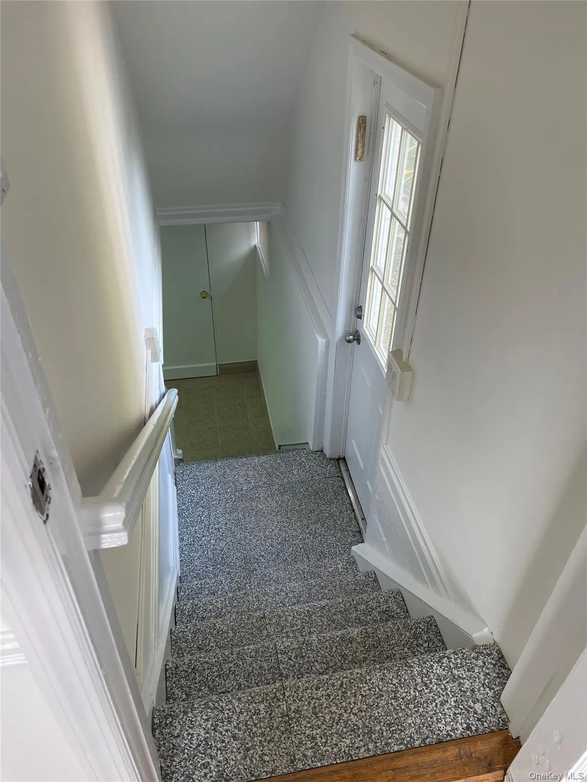 Stairs to Basement w/ side entrance Stairs to Basement w/ side entrance