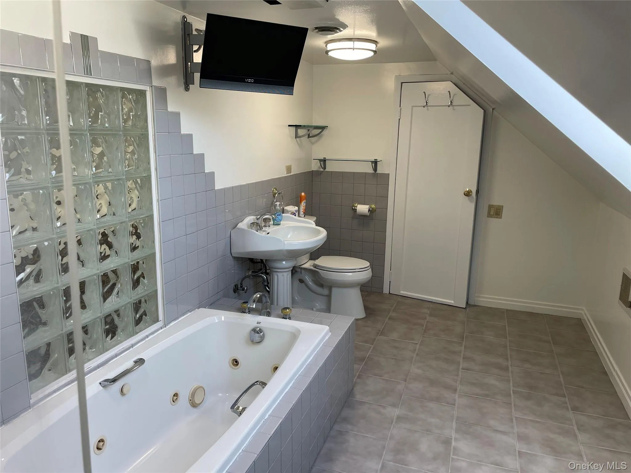 2nd floor bathroom 2nd floor bathroom