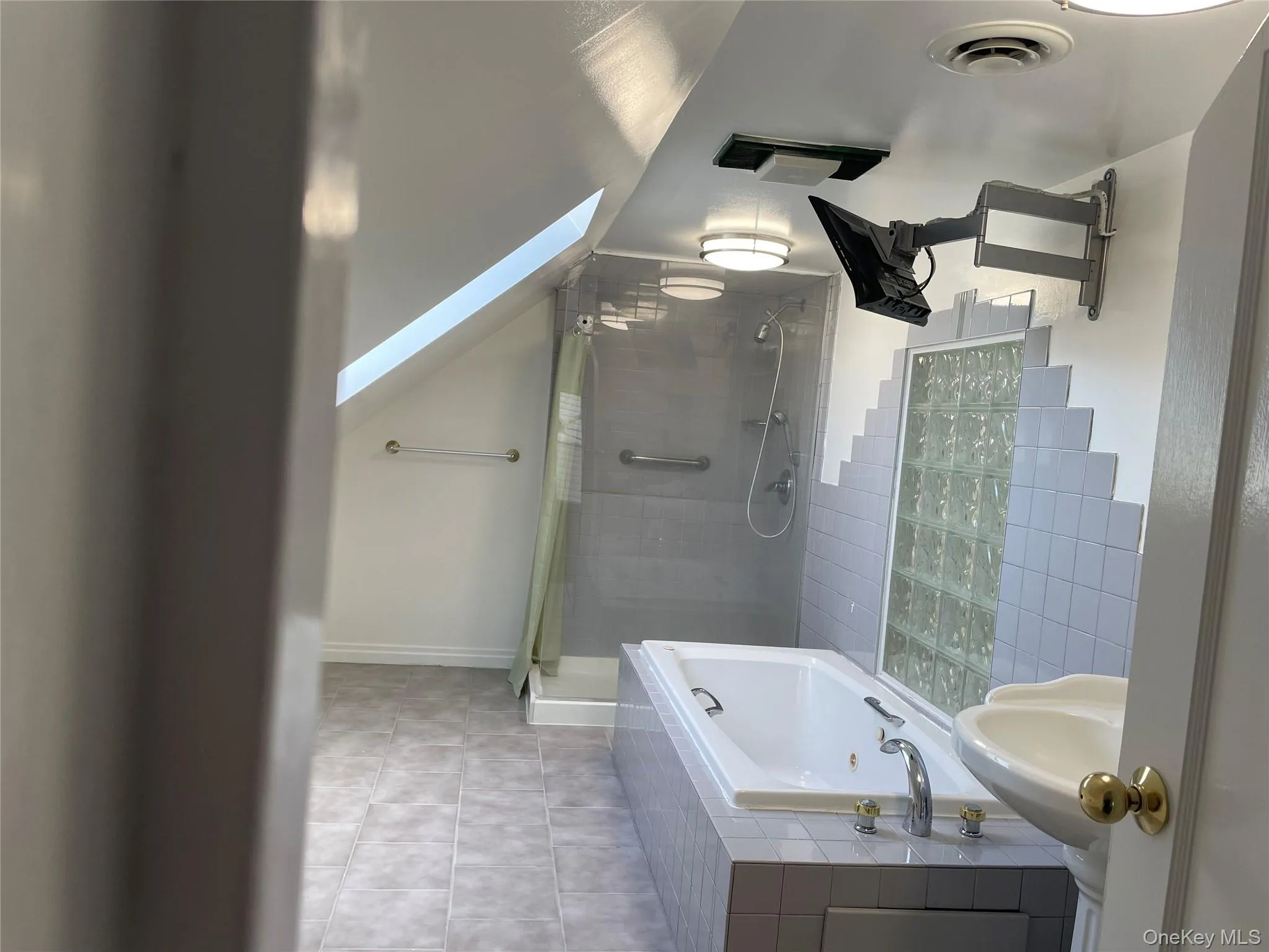 2nd floor bathroom 2nd floor bathroom