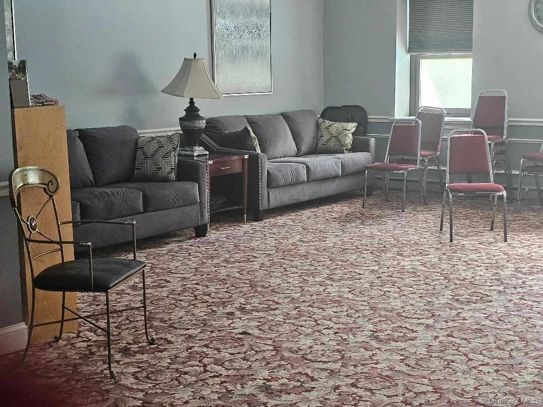 guest gatherings ,play cards, club room and more.with kitchen and bathrooms. guest gatherings ,play cards, club room and more.with kitchen and bathrooms.