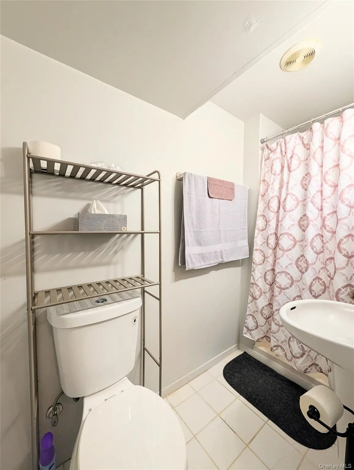 50 Sunburst Drive, Babylon, NY, 1 Bedroom Bedrooms, 3 Rooms Rooms,1 BathroomBathrooms,Residential Lease,For Rent,Sunburst,0,973694 50 Sunburst Drive, Babylon, NY, 1 Bedroom Bedrooms, 3 Rooms Rooms,1 BathroomBathrooms,Residential Lease,For Rent,Sunburst,0,973694