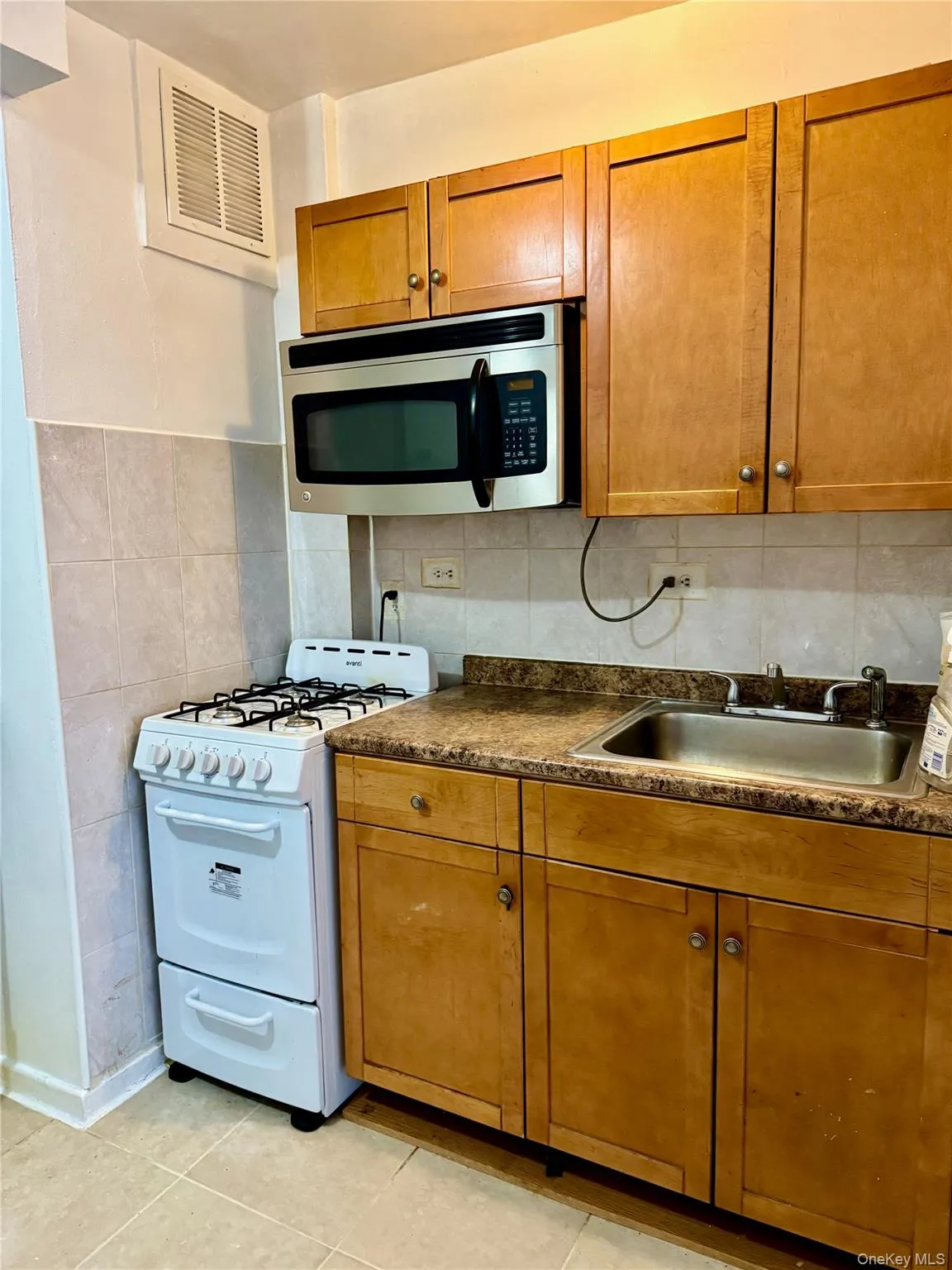 144-46 38Ave, New York, NY, 2 Rooms Rooms,1 BathroomBathrooms,Residential Lease,For Rent,38Ave,0,973705 144-46 38Ave, New York, NY, 2 Rooms Rooms,1 BathroomBathrooms,Residential Lease,For Rent,38Ave,0,973705