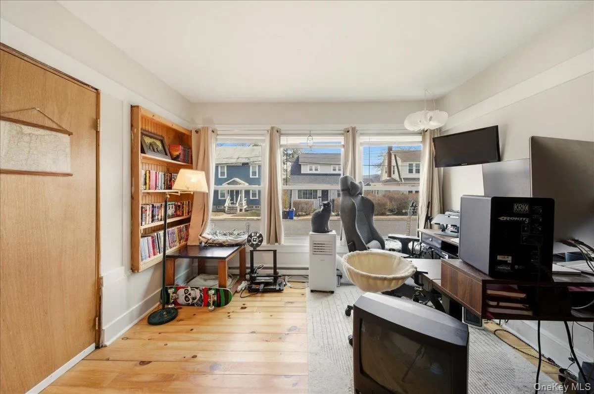 Bonus space off primary bedroom with tons of natural light and a large closet. Currently used as an office/gaming space. Bonus space off primary bedroom with tons of natural light and a large closet. Currently used as an office/gaming space.