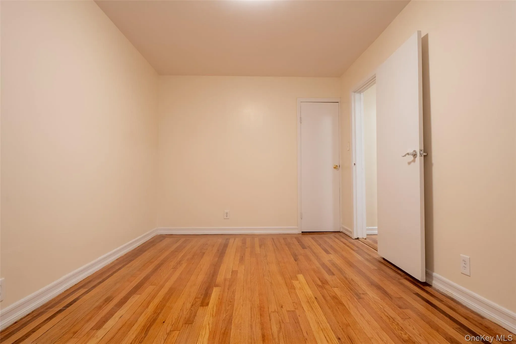 34-58 90 Street, New York, NY, 1 Bedroom Bedrooms, 2 Rooms Rooms,1 BathroomBathrooms,Residential Lease,For Rent,90 Street,0,973737 34-58 90 Street, New York, NY, 1 Bedroom Bedrooms, 2 Rooms Rooms,1 BathroomBathrooms,Residential Lease,For Rent,90 Street,0,973737