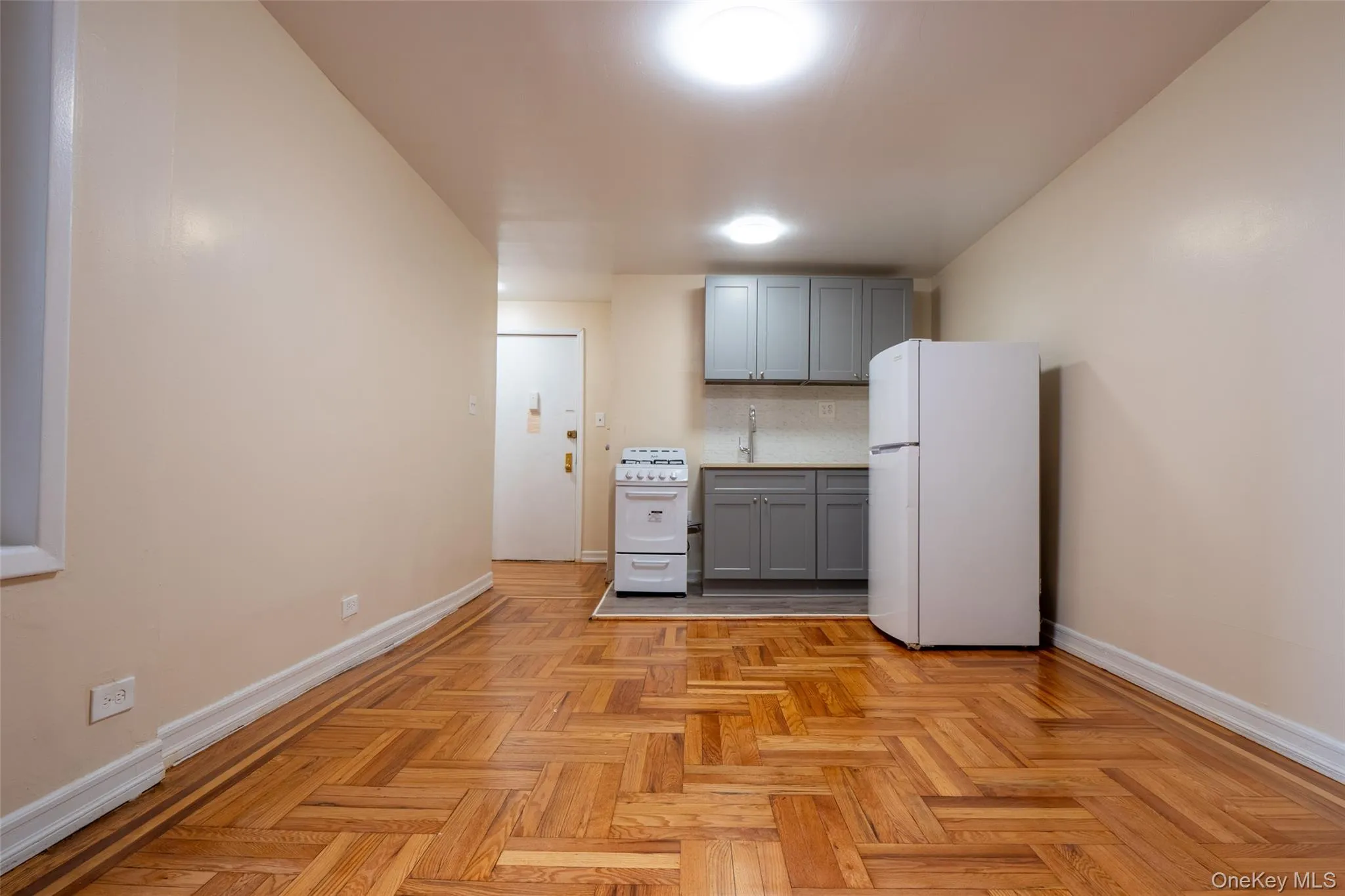 34-58 90 Street, New York, NY, 1 Bedroom Bedrooms, 2 Rooms Rooms,1 BathroomBathrooms,Residential Lease,For Rent,90 Street,0,973737 34-58 90 Street, New York, NY, 1 Bedroom Bedrooms, 2 Rooms Rooms,1 BathroomBathrooms,Residential Lease,For Rent,90 Street,0,973737