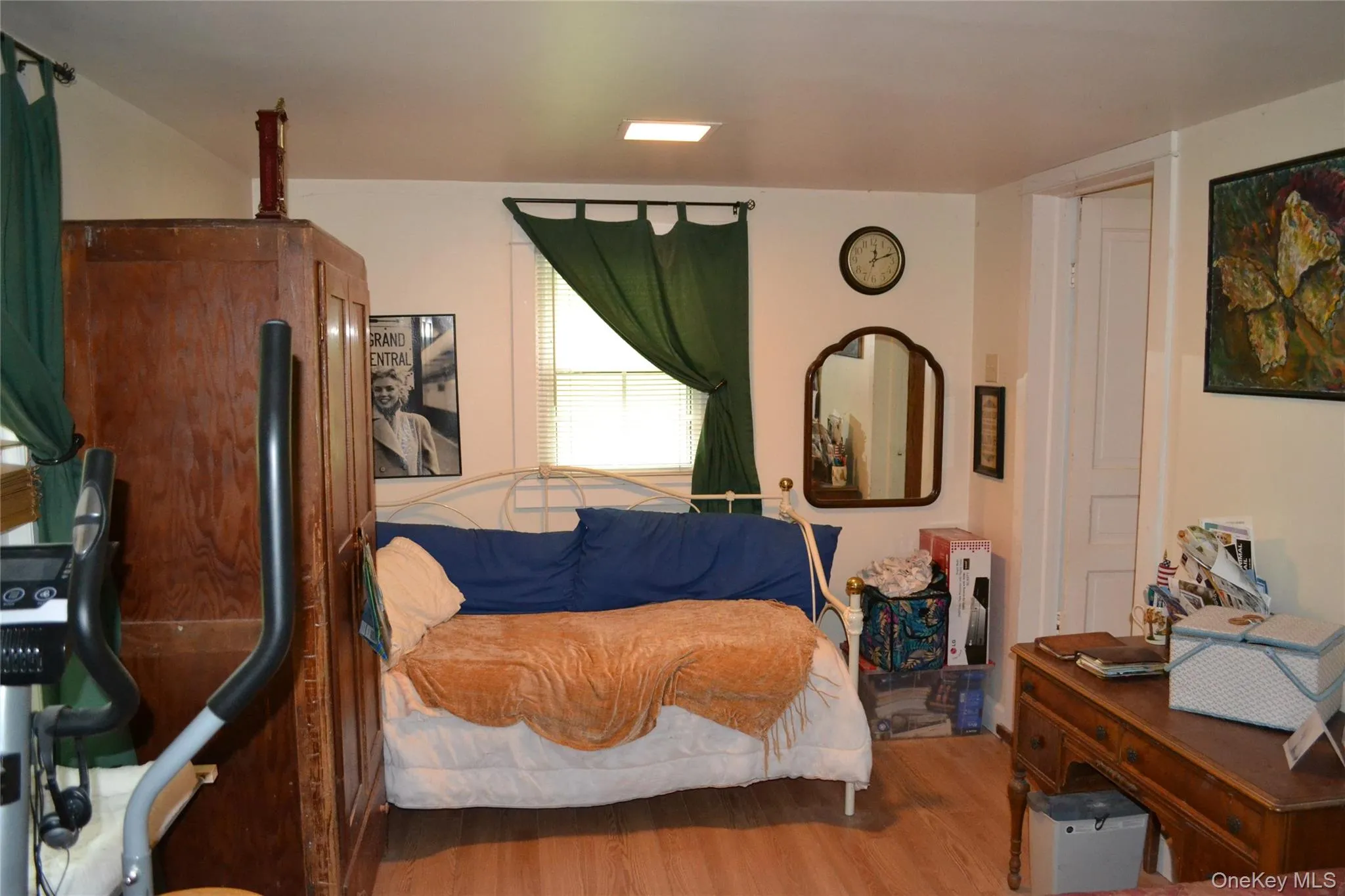 First floor bedroom First floor bedroom