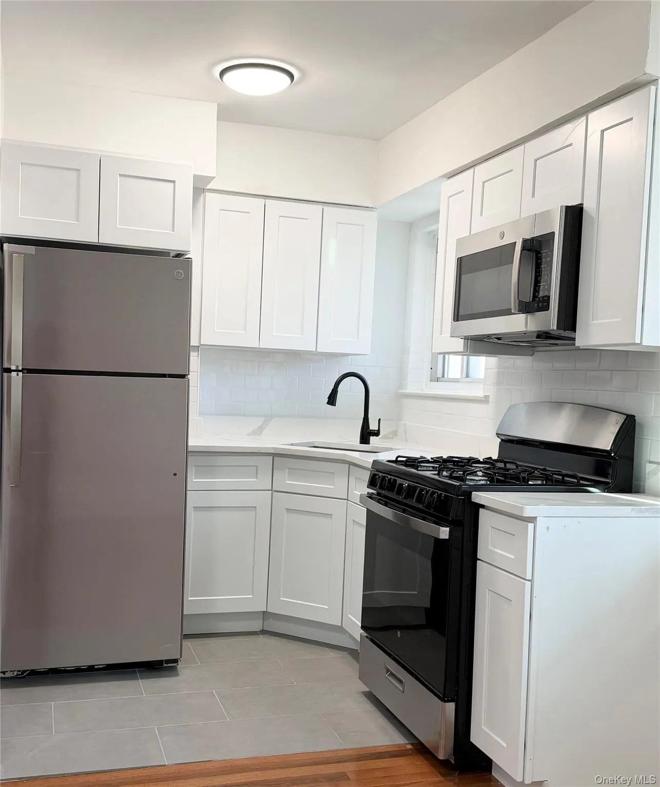 2024 Strang Avenue, New York, NY, 1 Bedroom Bedrooms, 3 Rooms Rooms,1 BathroomBathrooms,Residential Lease,For Rent,Strang,0,973751 2024 Strang Avenue, New York, NY, 1 Bedroom Bedrooms, 3 Rooms Rooms,1 BathroomBathrooms,Residential Lease,For Rent,Strang,0,973751