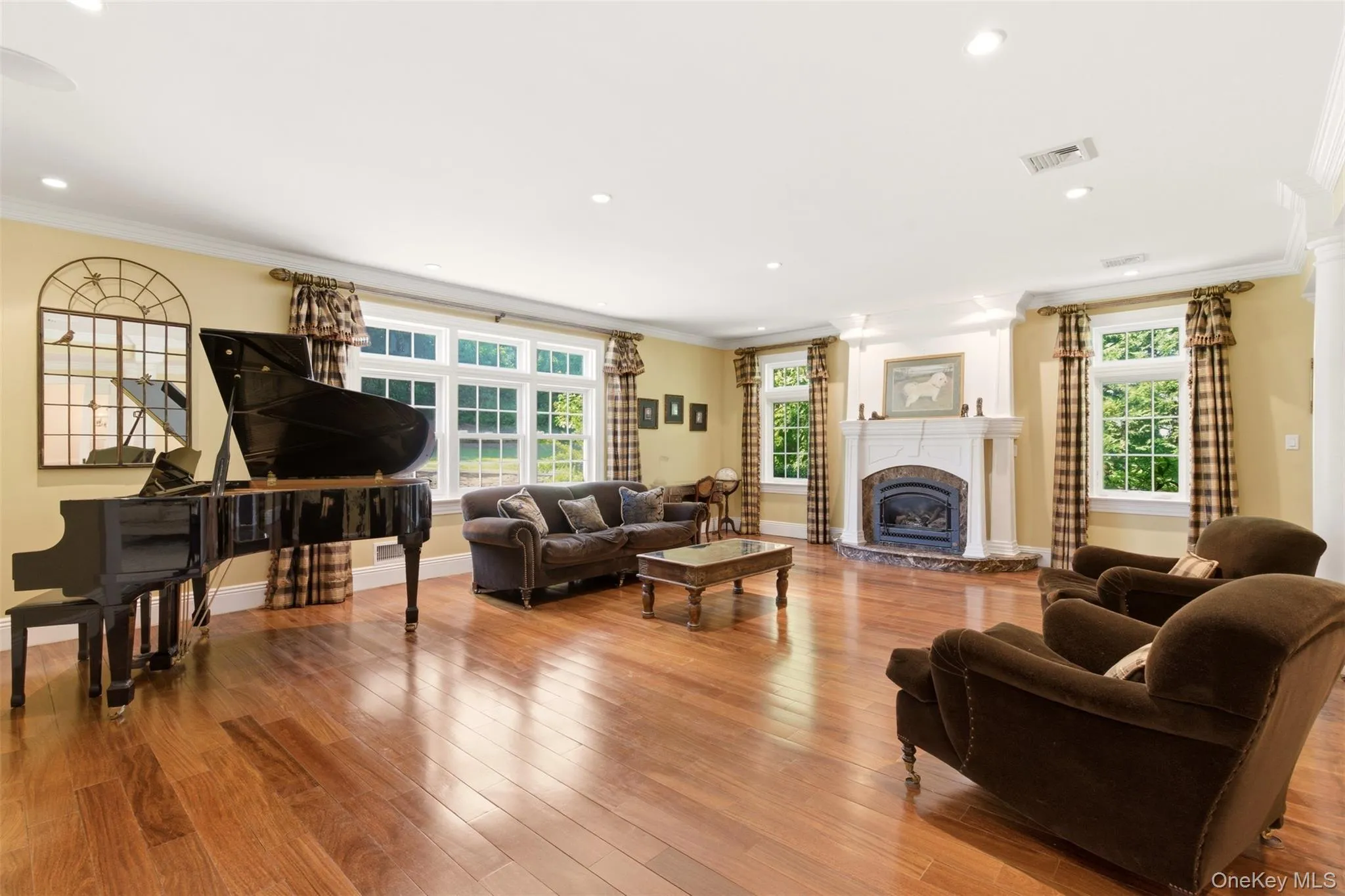 2 Shore Drive, North Hempstead, NY, 5 Bedrooms Bedrooms, 17 Rooms Rooms,5 BathroomsBathrooms,Residential,For Rent,Shore,0,973772 2 Shore Drive, North Hempstead, NY, 5 Bedrooms Bedrooms, 17 Rooms Rooms,5 BathroomsBathrooms,Residential,For Rent,Shore,0,973772