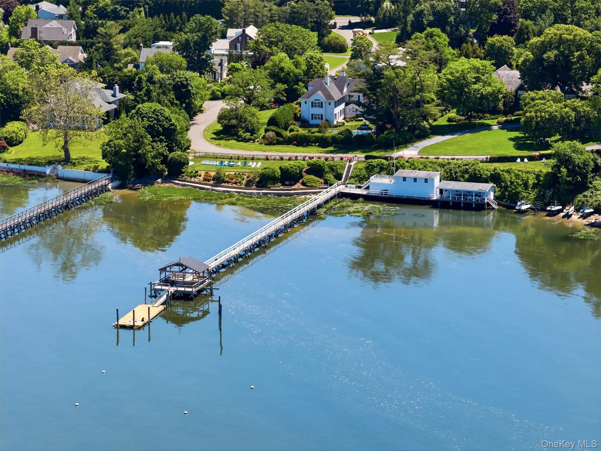2 Shore Drive, North Hempstead, NY, 5 Bedrooms Bedrooms, 17 Rooms Rooms,5 BathroomsBathrooms,Residential,For Rent,Shore,0,973772 2 Shore Drive, North Hempstead, NY, 5 Bedrooms Bedrooms, 17 Rooms Rooms,5 BathroomsBathrooms,Residential,For Rent,Shore,0,973772