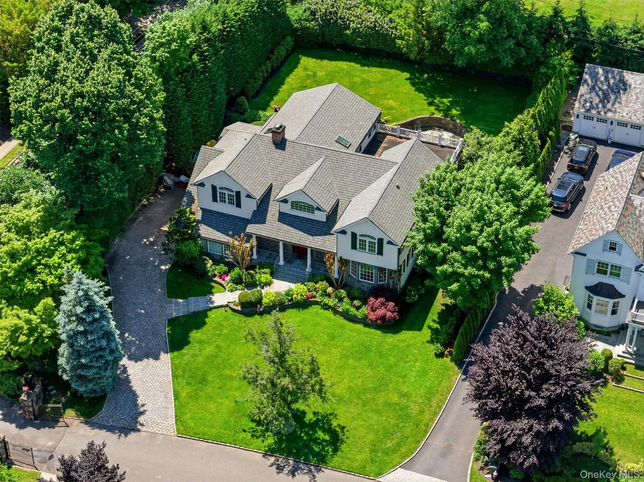 2 Shore Drive, North Hempstead, NY, 5 Bedrooms Bedrooms, 17 Rooms Rooms,5 BathroomsBathrooms,Residential,For Rent,Shore,0,973772 2 Shore Drive, North Hempstead, NY, 5 Bedrooms Bedrooms, 17 Rooms Rooms,5 BathroomsBathrooms,Residential,For Rent,Shore,0,973772
