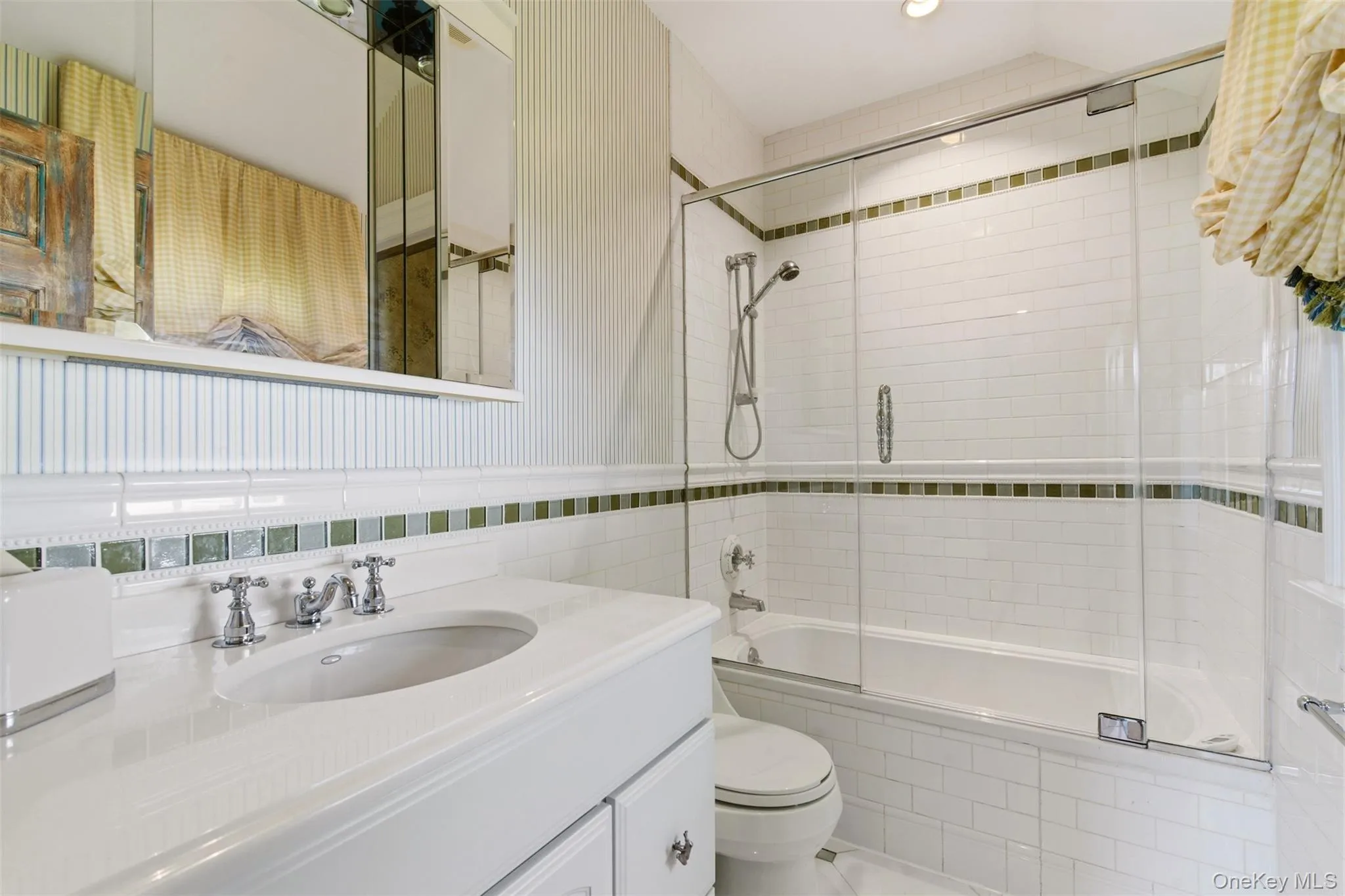 2 Shore Drive, North Hempstead, NY, 5 Bedrooms Bedrooms, 17 Rooms Rooms,5 BathroomsBathrooms,Residential,For Rent,Shore,0,973772 2 Shore Drive, North Hempstead, NY, 5 Bedrooms Bedrooms, 17 Rooms Rooms,5 BathroomsBathrooms,Residential,For Rent,Shore,0,973772