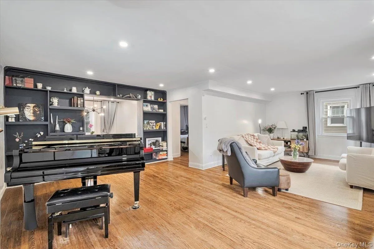 75 Oakland Avenue, Eastchester, NY, 4 Bedrooms Bedrooms, 9 Rooms Rooms,4 BathroomsBathrooms,Residential Lease,For Rent,Oakland,0,973780 75 Oakland Avenue, Eastchester, NY, 4 Bedrooms Bedrooms, 9 Rooms Rooms,4 BathroomsBathrooms,Residential Lease,For Rent,Oakland,0,973780